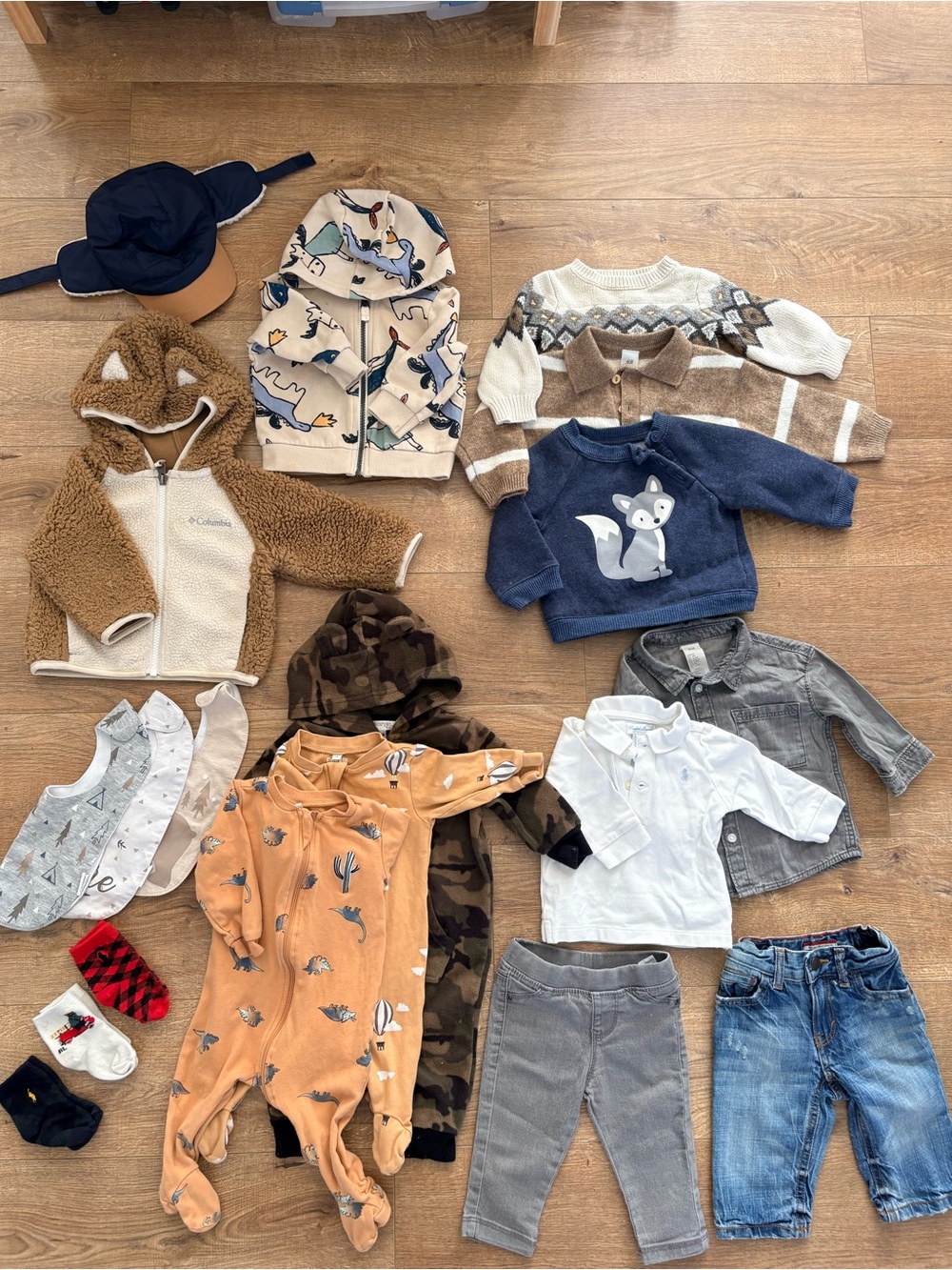 3-6 MONTHS: baby fall / winter clothing bundle.